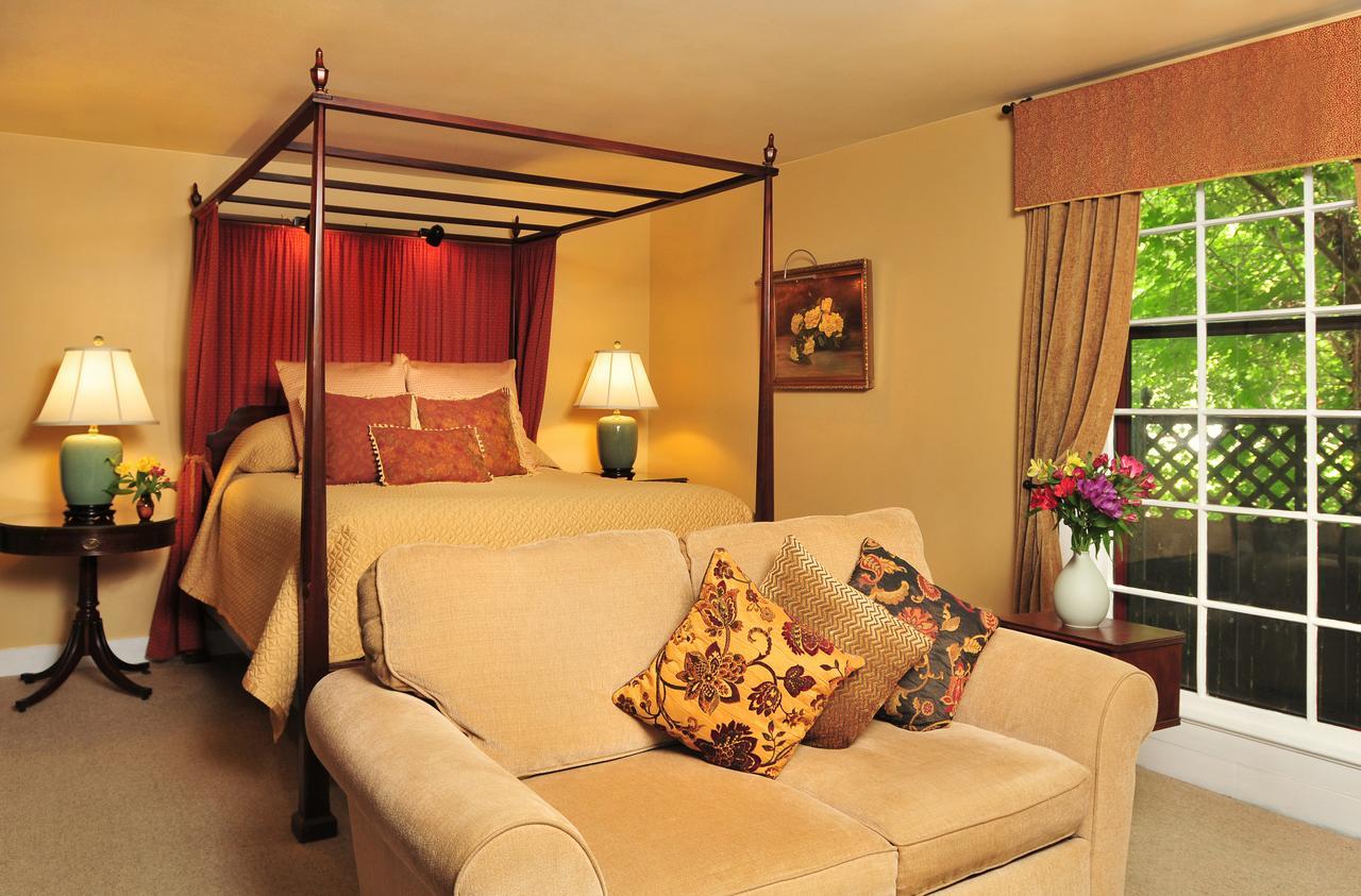 1795 Acorn Inn Bed And Breakfast Канандейґуа Екстер'єр фото