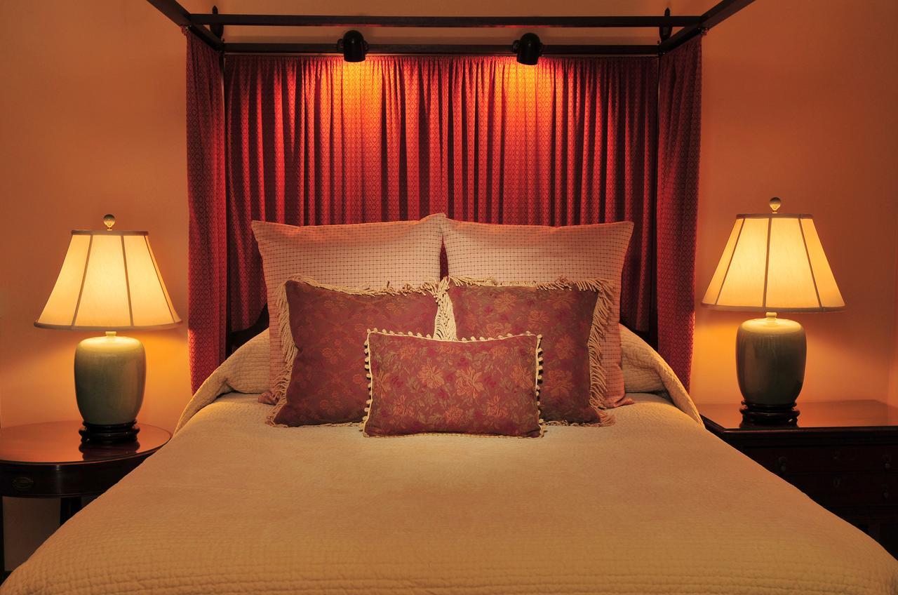1795 Acorn Inn Bed And Breakfast Канандейґуа Екстер'єр фото