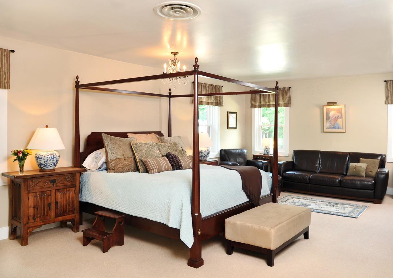 1795 Acorn Inn Bed And Breakfast Канандейґуа Екстер'єр фото