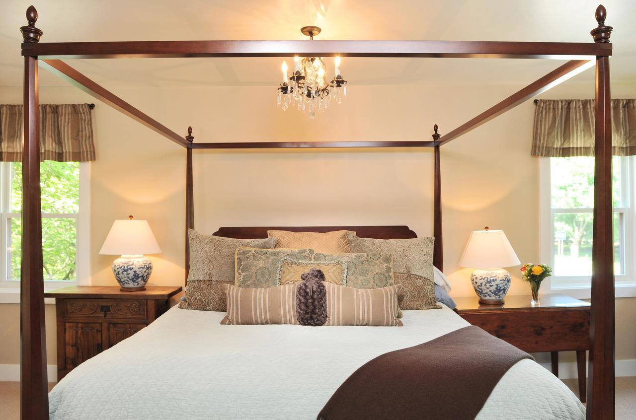 1795 Acorn Inn Bed And Breakfast Канандейґуа Екстер'єр фото